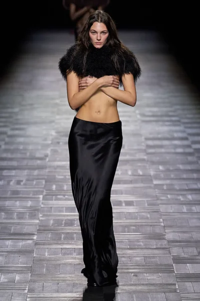 Look 24